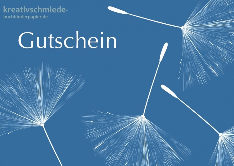Postkarte Gutschein, Pusteblume auf Blau